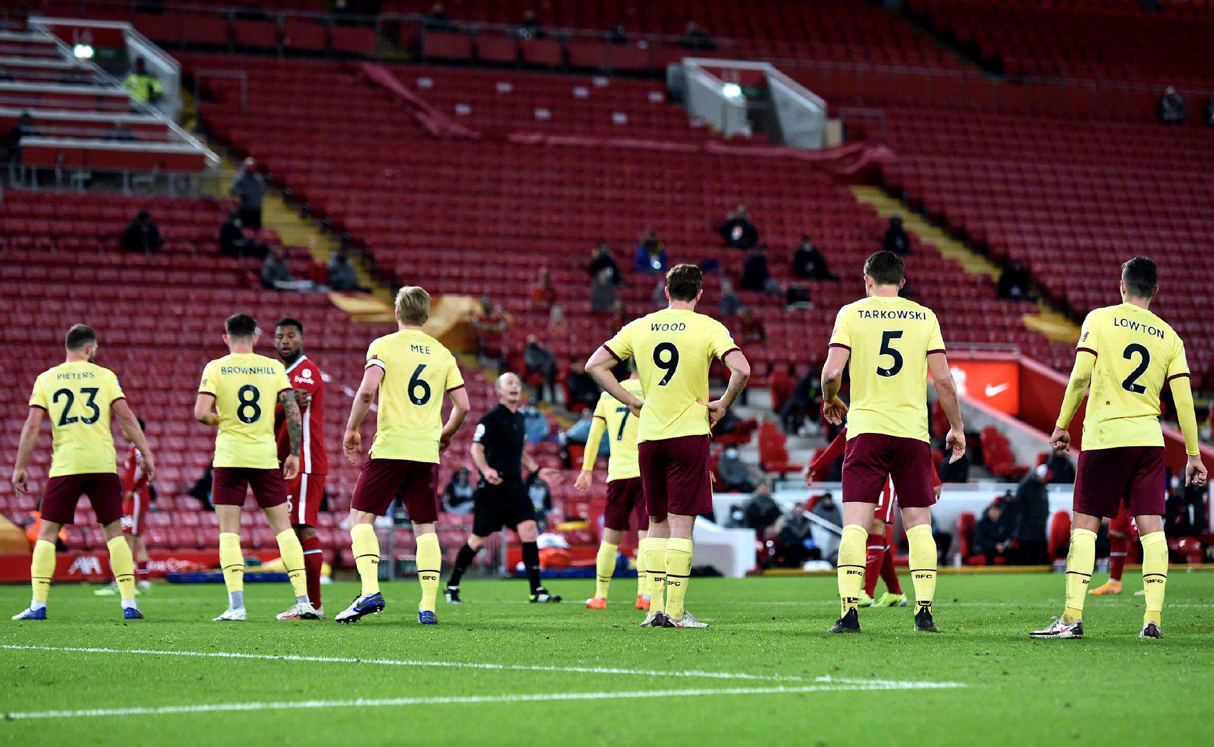 不仅是两名 不仅是两名